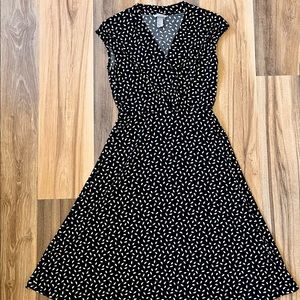 H&M faux wrap dress with little leaf pattern. Size small.